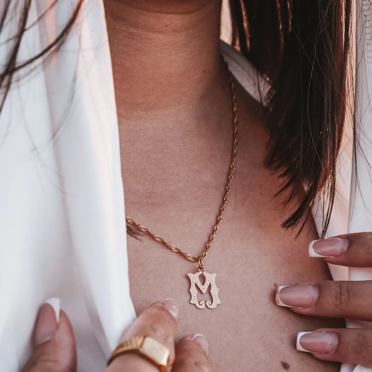 Monogram Kolye