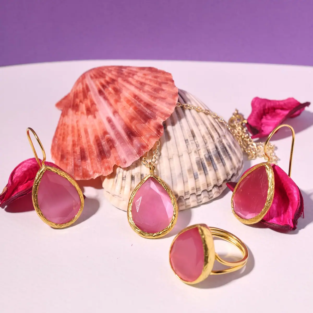 Pembe Kalsedon Takımı